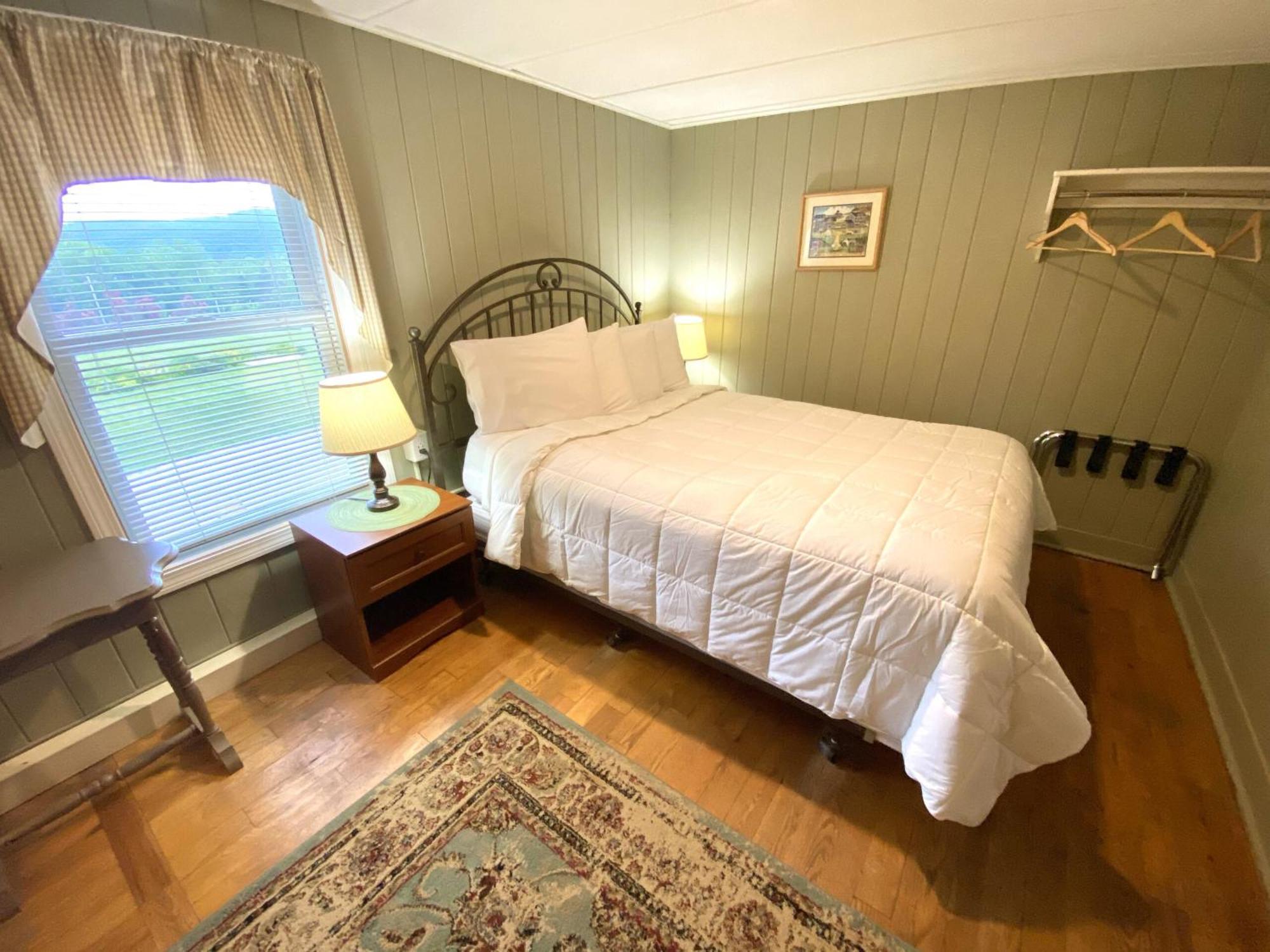 The Vermont Inn Mendon Екстериор снимка