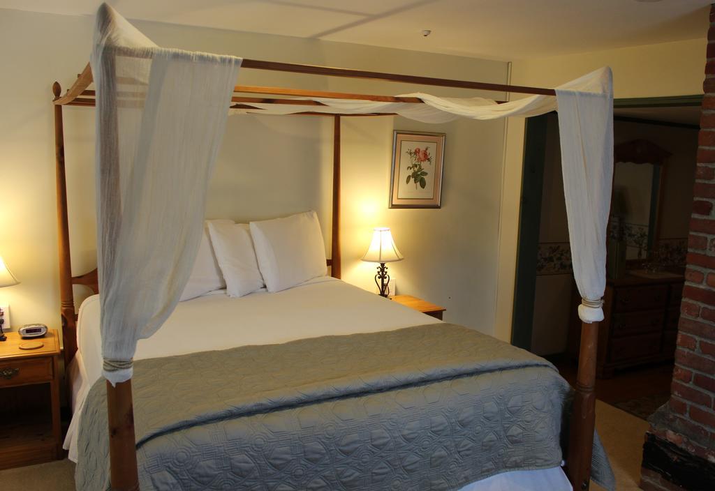The Vermont Inn Mendon Екстериор снимка