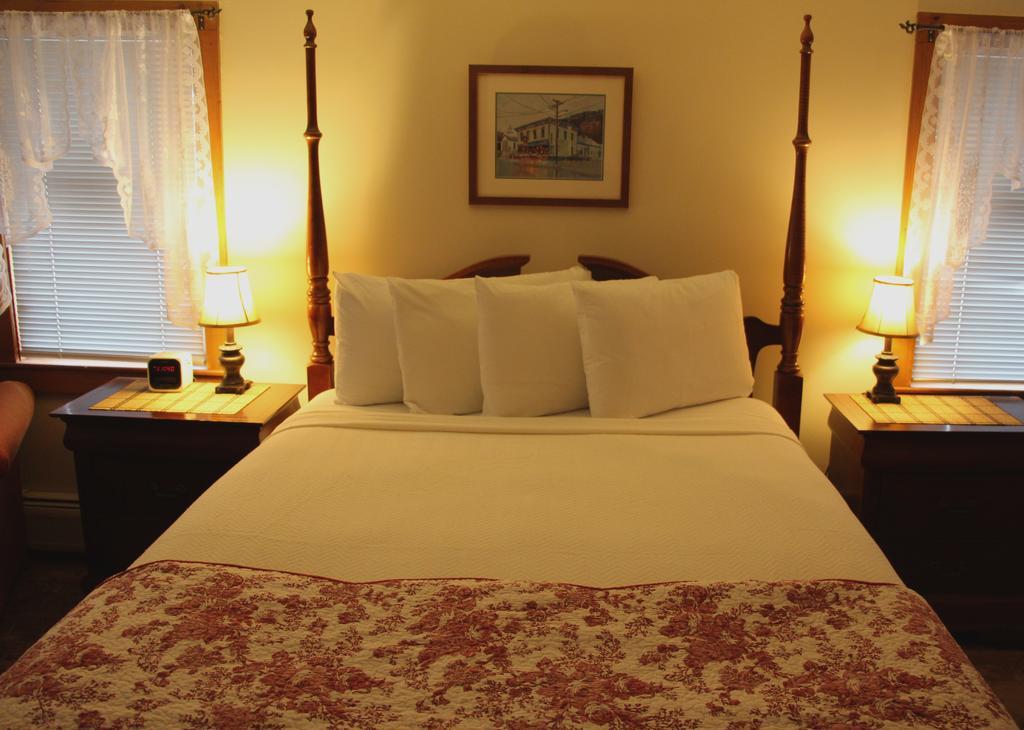 The Vermont Inn Mendon Екстериор снимка